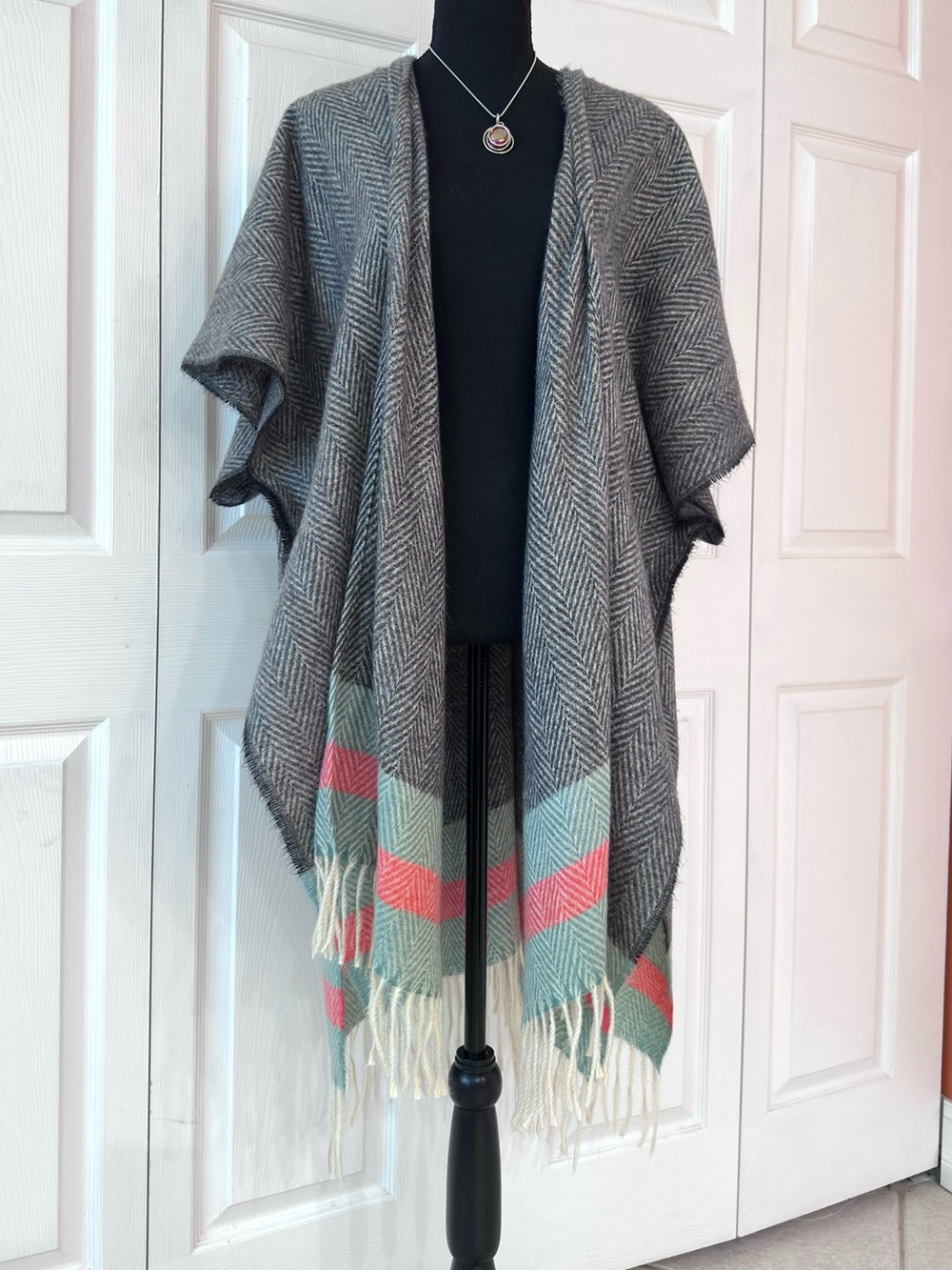 PONCHO ~ Gray Chevron Patterned Shawl/Poncho w/Fringe and Wide Stripe Color Trim
